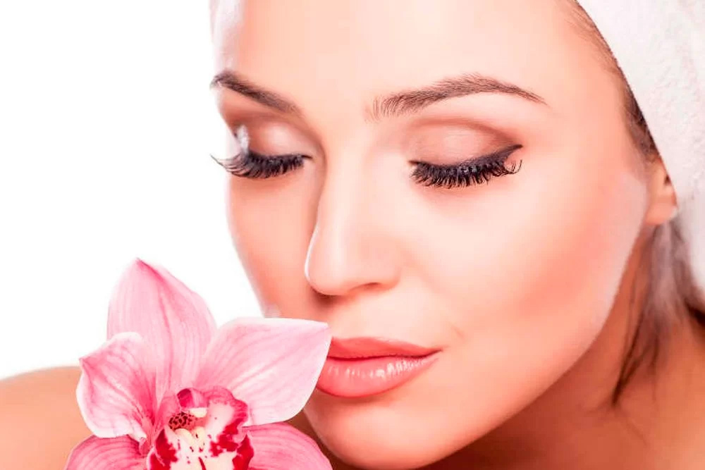 belleza del rostro. la limpieza en profundidad e hidratacion