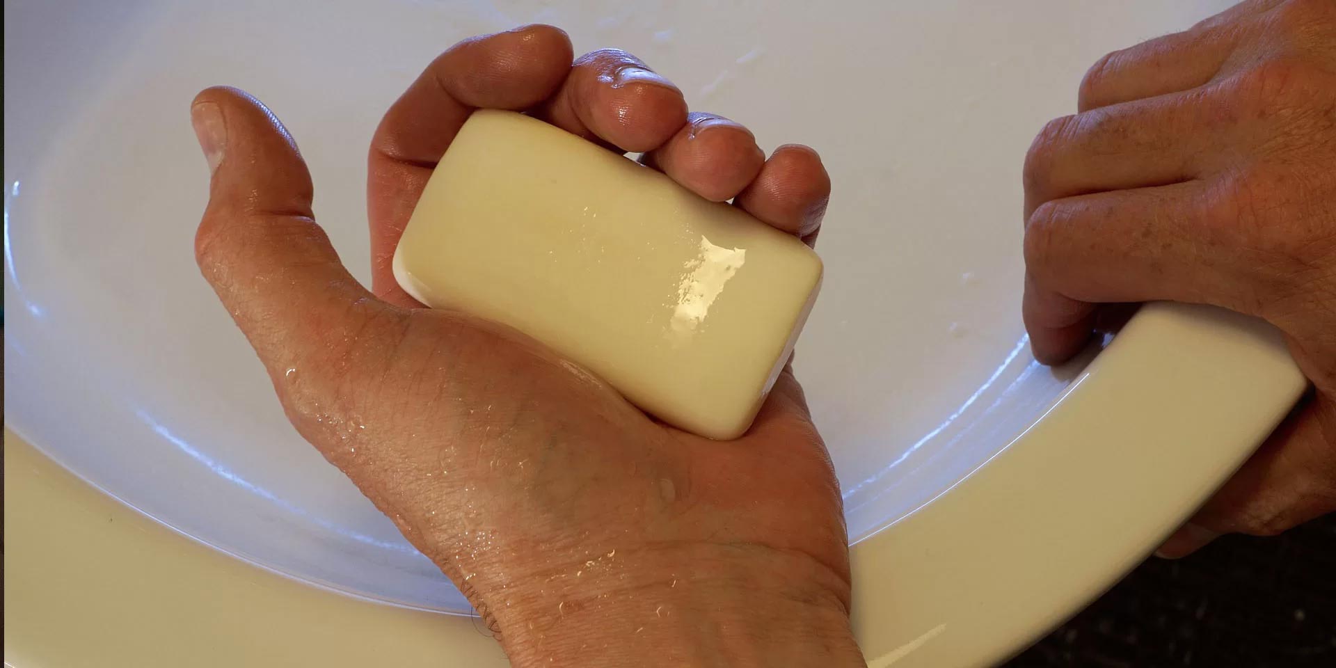 puedo limpiar la piel con pastillas de jabon no